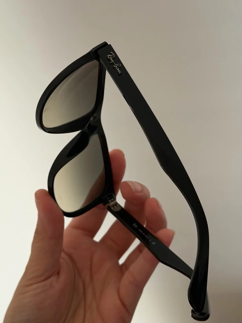 Ray-Ban Black Frame Gradient Lens Sunglasses with Brown Case